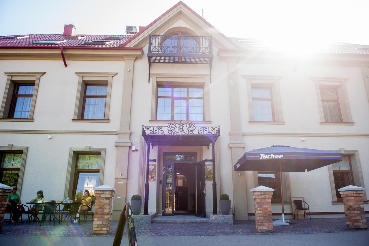 Central Hotel Radviliskis Exterior photo